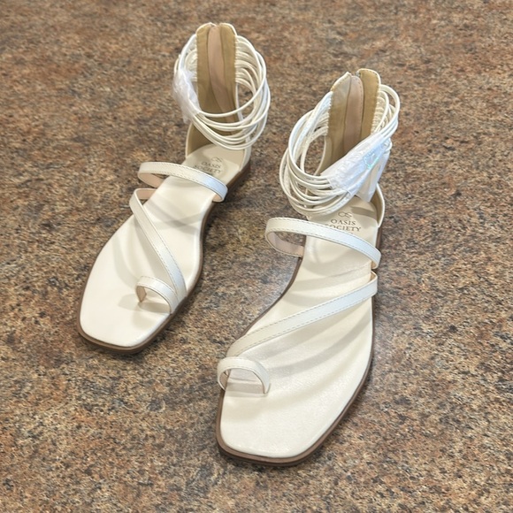 Oasis Society Abril Ankle Strap Sandal White Womens Size 8.5 - Picture 3 of 15